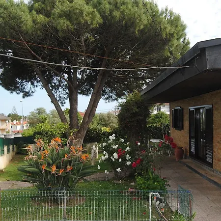 With 2 Bedrooms In Alcabideche, With Private Pool, Enclosed Gard *